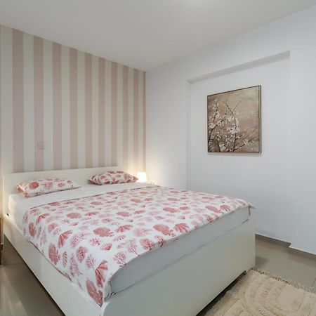 Modern Apartment Zen With Private Garden Πόρετς Εξωτερικό φωτογραφία