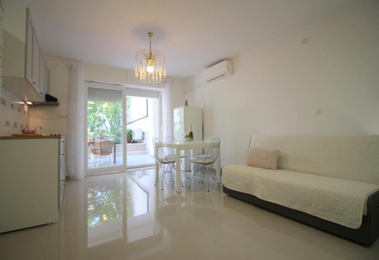 Modern Apartment Zen With Private Garden Πόρετς Εξωτερικό φωτογραφία
