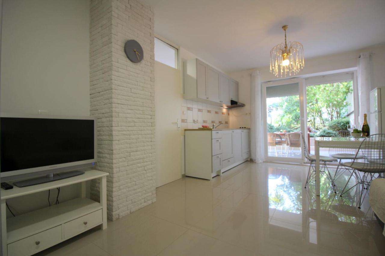 Modern Apartment Zen With Private Garden Πόρετς Εξωτερικό φωτογραφία