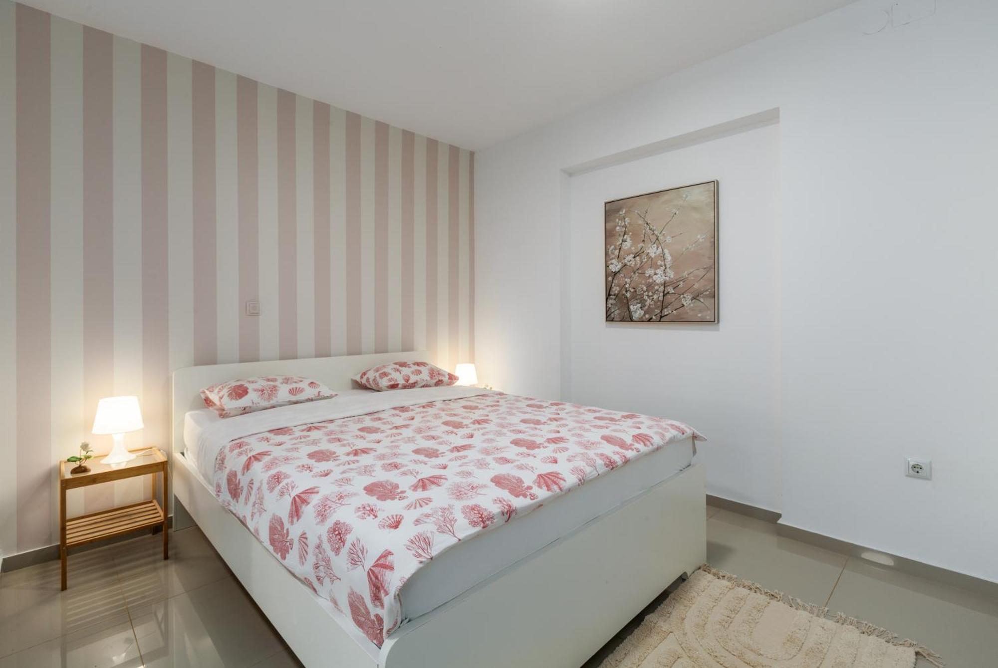 Modern Apartment Zen With Private Garden Πόρετς Εξωτερικό φωτογραφία