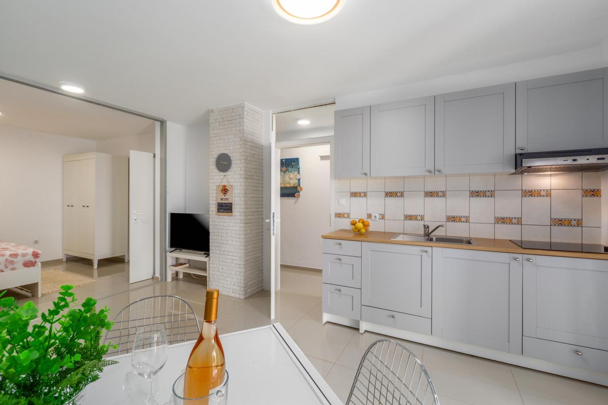 Modern Apartment Zen With Private Garden Πόρετς Εξωτερικό φωτογραφία