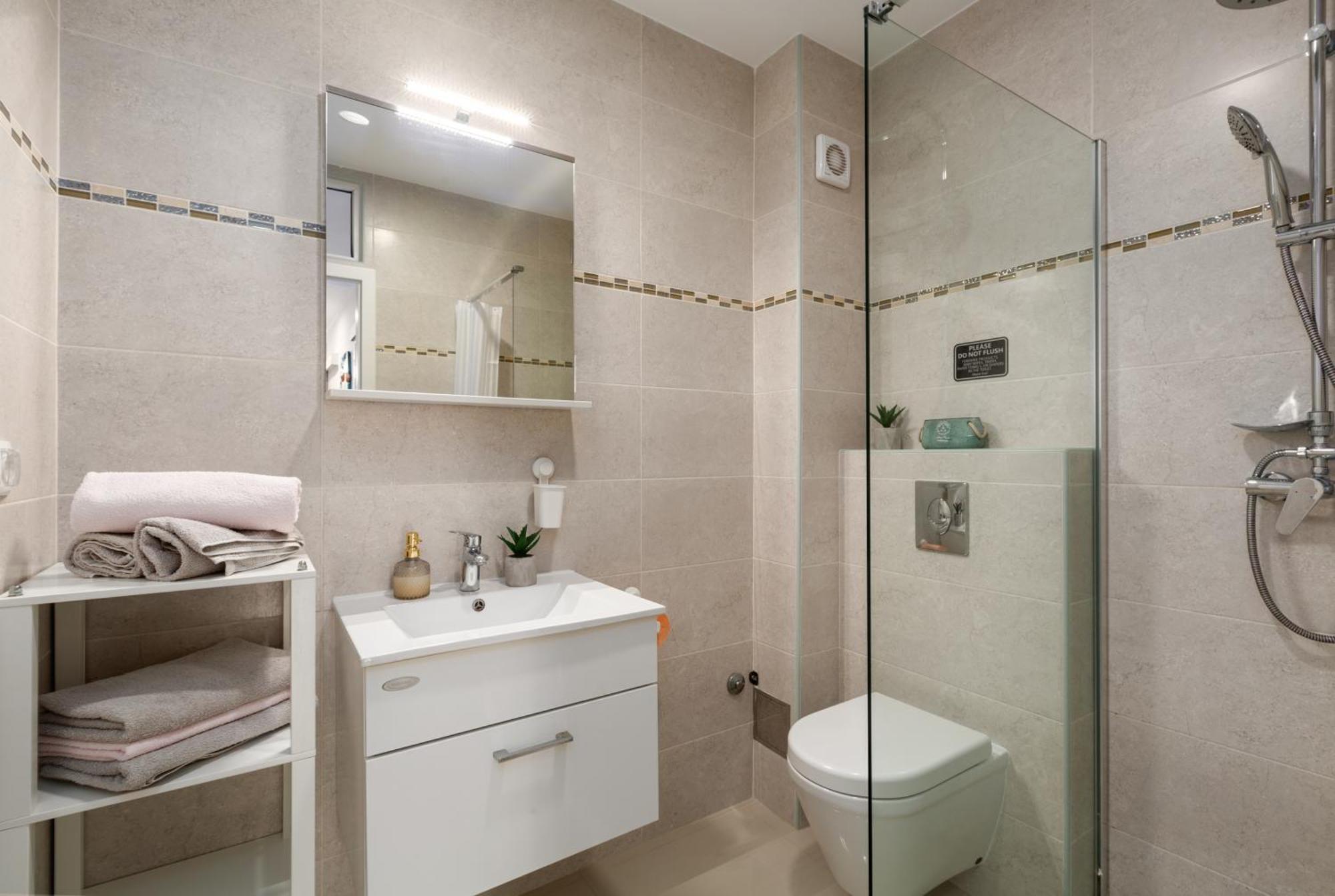 Modern Apartment Zen With Private Garden Πόρετς Εξωτερικό φωτογραφία