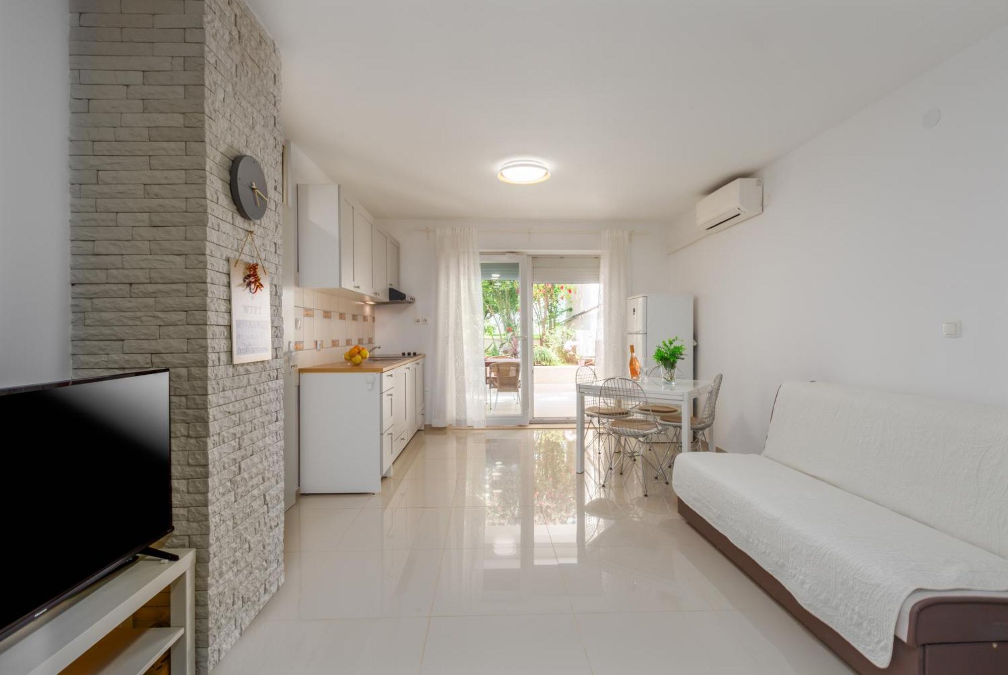 Modern Apartment Zen With Private Garden Πόρετς Εξωτερικό φωτογραφία